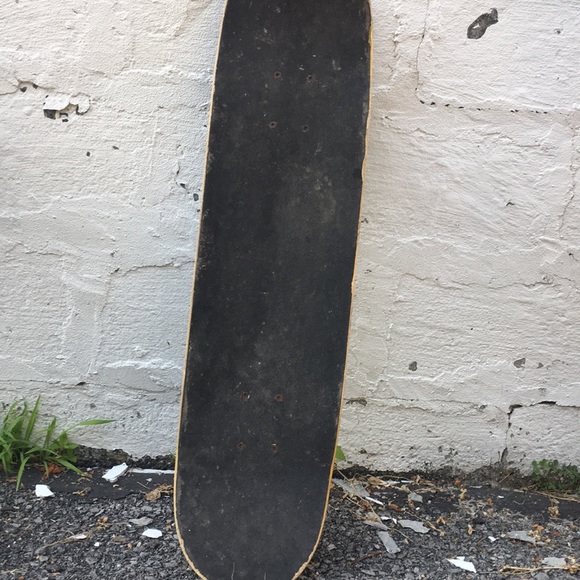 Gotcha Skateboard - Picture 2 of 4